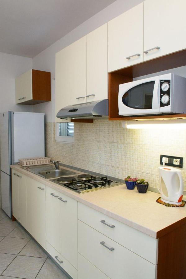Apartments Marija - By The Sea 罗戈兹尼察 外观 照片