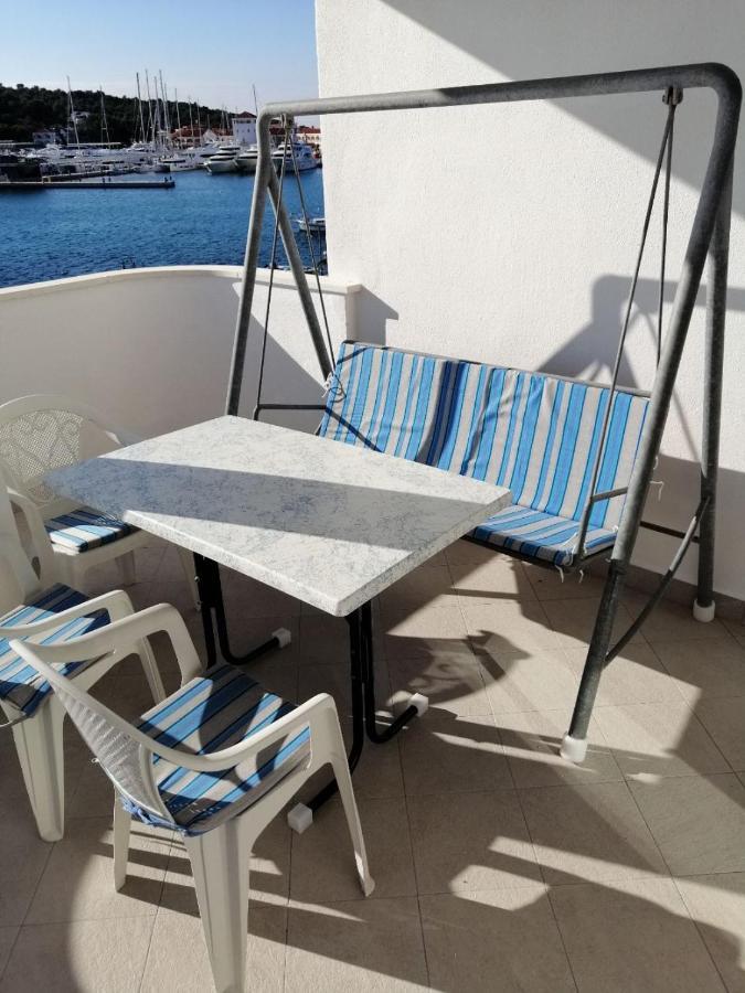 Apartments Marija - By The Sea 罗戈兹尼察 外观 照片