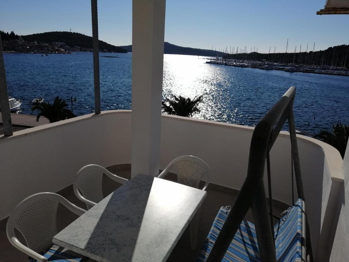 Apartments Marija - By The Sea 罗戈兹尼察 外观 照片