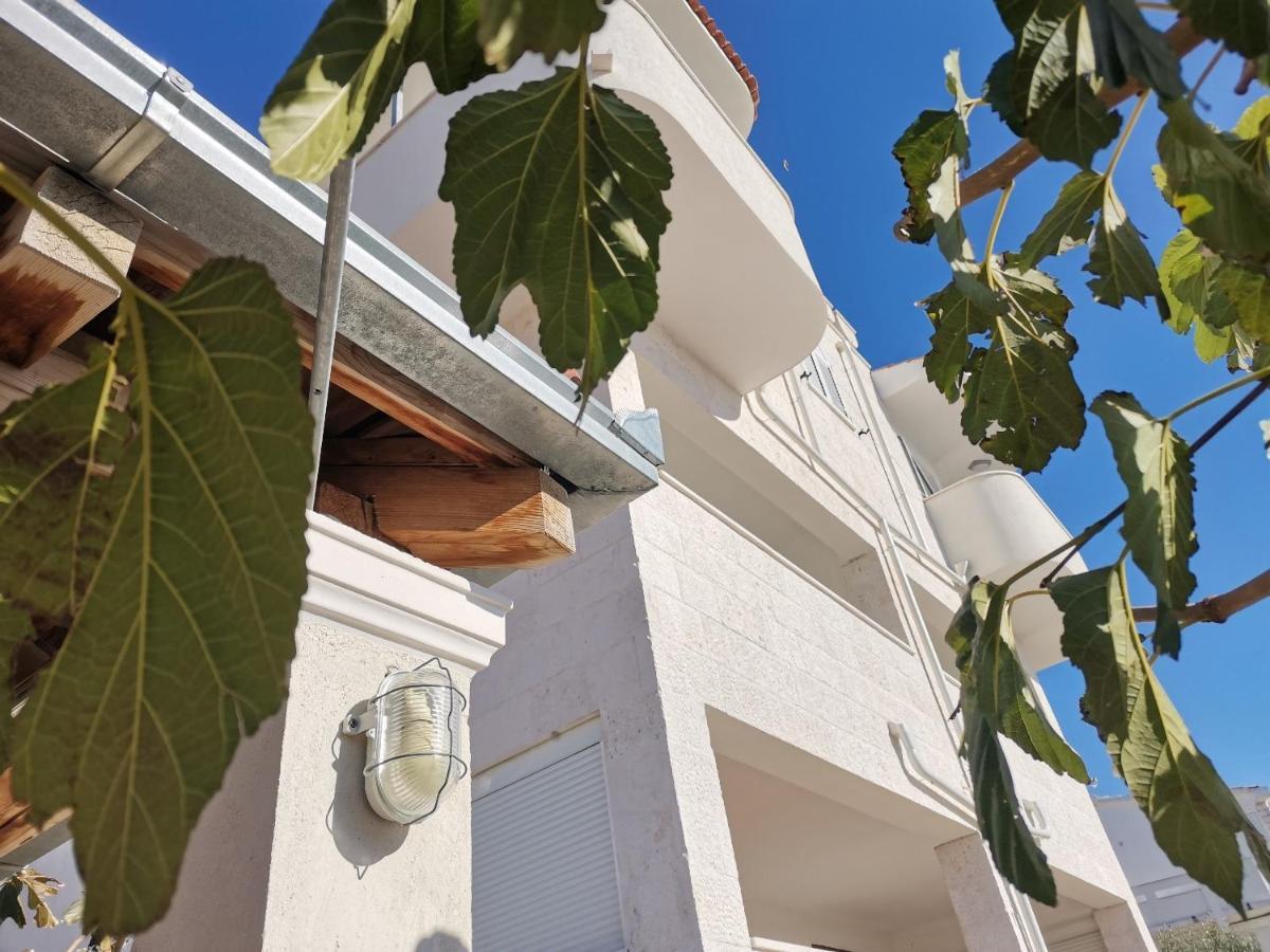 Apartments Marija - By The Sea 罗戈兹尼察 外观 照片