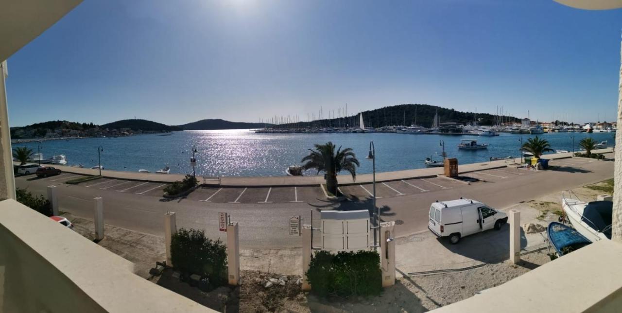 Apartments Marija - By The Sea 罗戈兹尼察 外观 照片