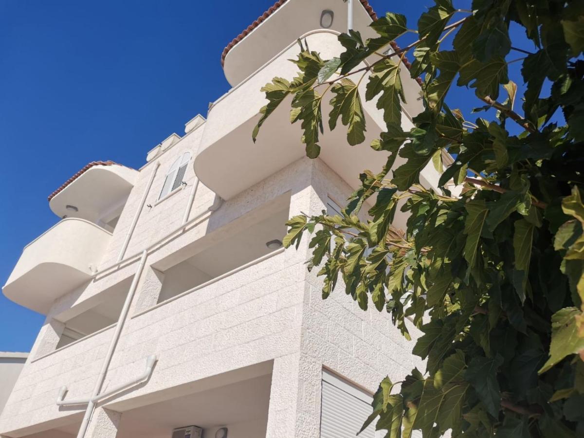 Apartments Marija - By The Sea 罗戈兹尼察 外观 照片