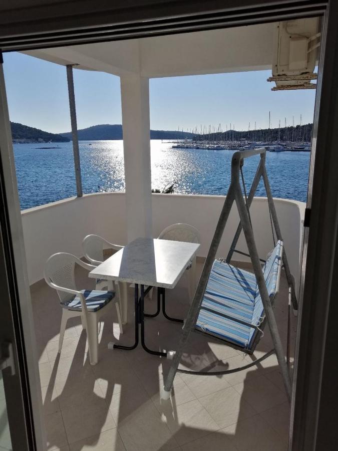 Apartments Marija - By The Sea 罗戈兹尼察 外观 照片