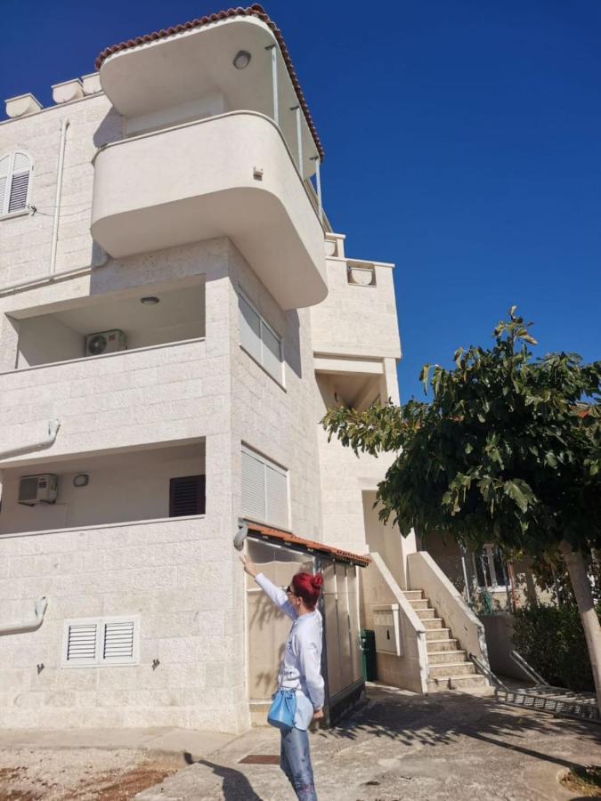 Apartments Marija - By The Sea 罗戈兹尼察 外观 照片
