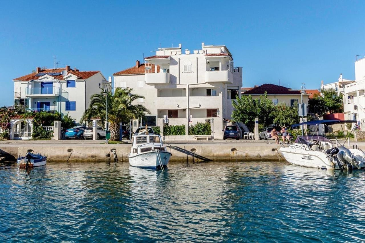 Apartments Marija - By The Sea 罗戈兹尼察 外观 照片